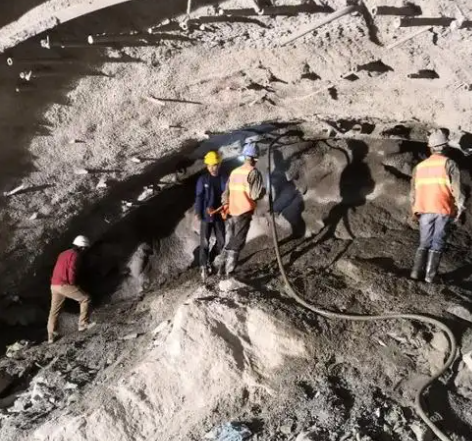 东光拱顶带模注浆料的施工流程及注意事项